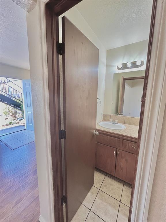 Building Photo - 1901 E Lindsey St