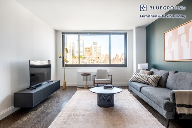 Building Photo - 200 E 82nd St