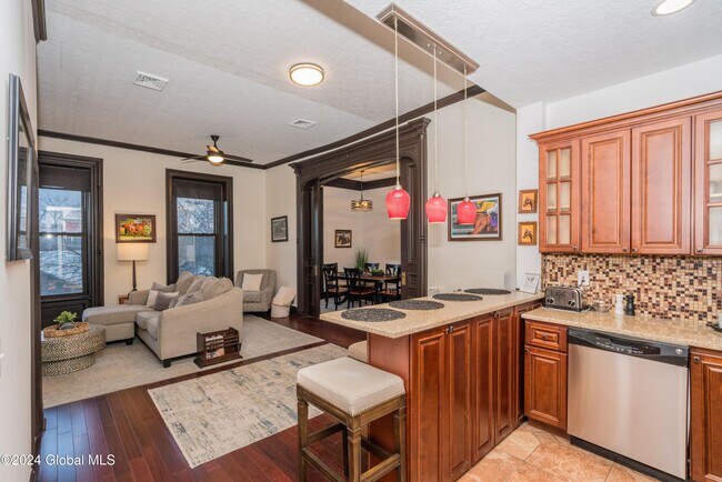 Building Photo - 1 Spring St