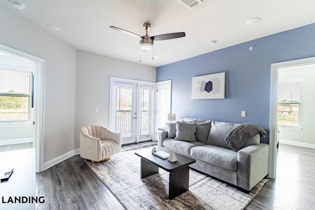 Building Photo - 1499 Central Park Blvd