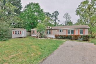 Building Photo - 1520 W Creek Dr