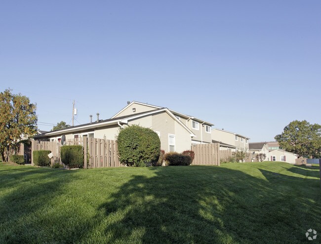 Foto del edificio - Bloomfield Hills Townhouse Cooperative