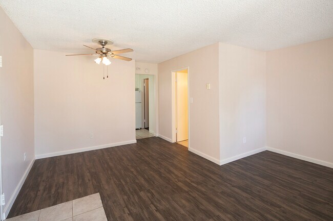 Foto del edificio - Spacious Studio in Pacific Beach/Crown Point!