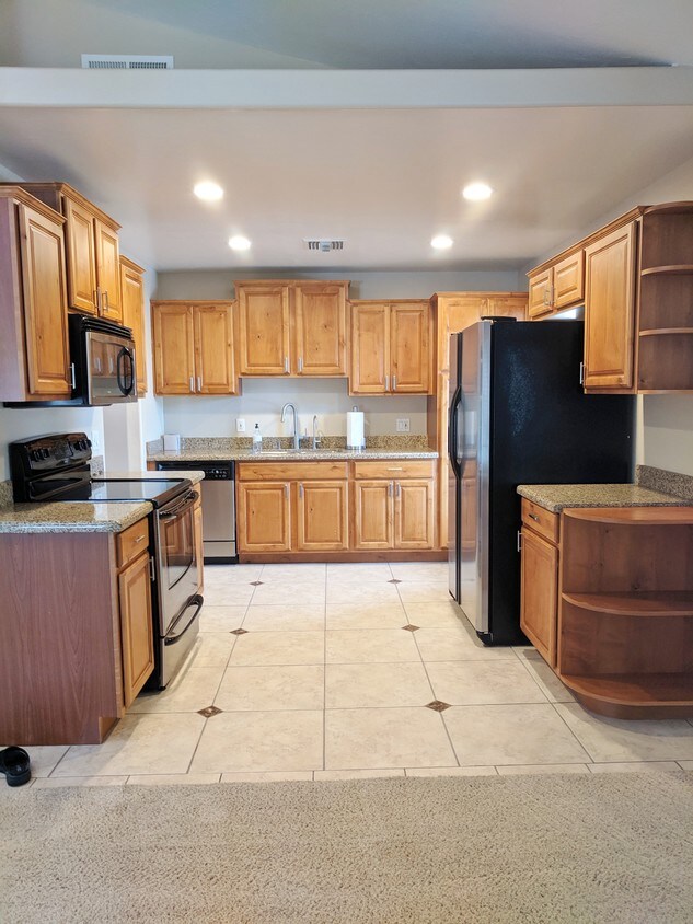 151 E Broadway Rd, Tempe, AZ 85282 Condo for Rent in Tempe, AZ