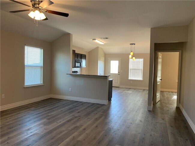 Building Photo - 281 Voss