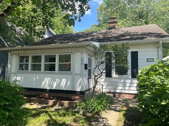 Building Photo - 5219 Carrollton Ave
