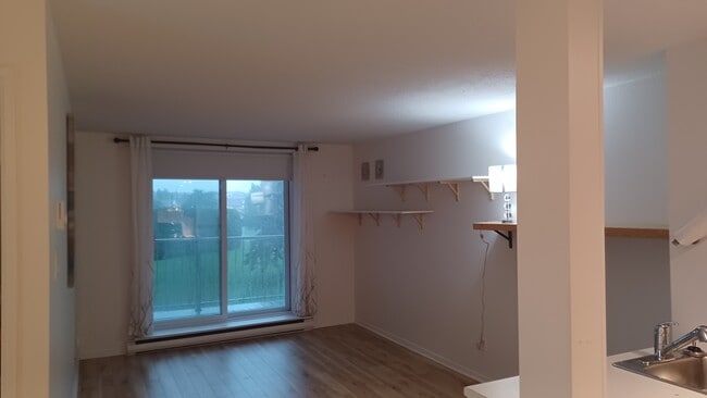 Building Photo - 23 Rue De La Soeur-Jeanne-Marie-Chavoin