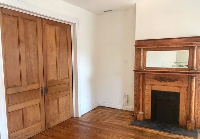 Building Photo - 707 N 26th St