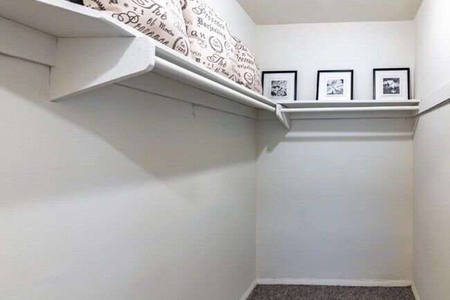 Foto del edificio - Hyde Park Apartment Homes