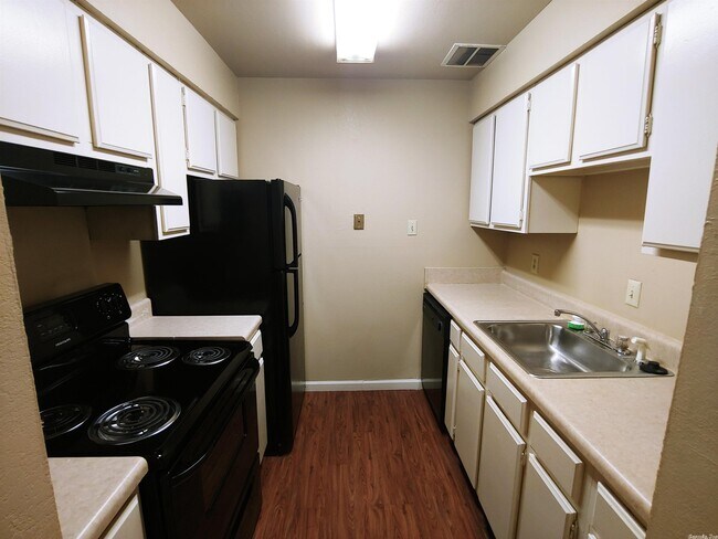 Foto del edificio - 201 S Park St