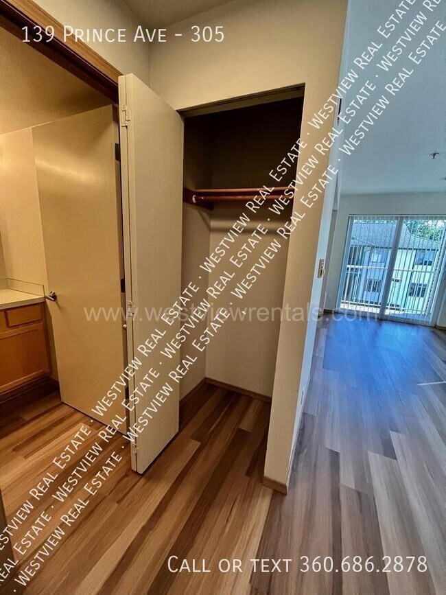 Foto del edificio - 139 Prince Ave
