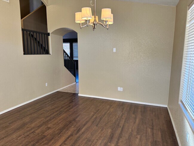 Foto del edificio - Cabezon Beauty | Large Yard | 2 Living Areas & Upstairs Loft | 1-year Lease |Tours Available!