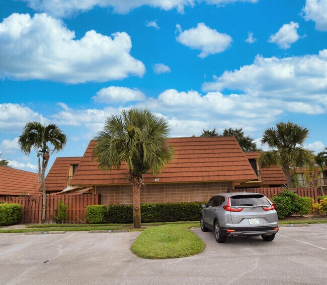 Building Photo - 825  CenterStreet 47b Jupiter Fl 33458