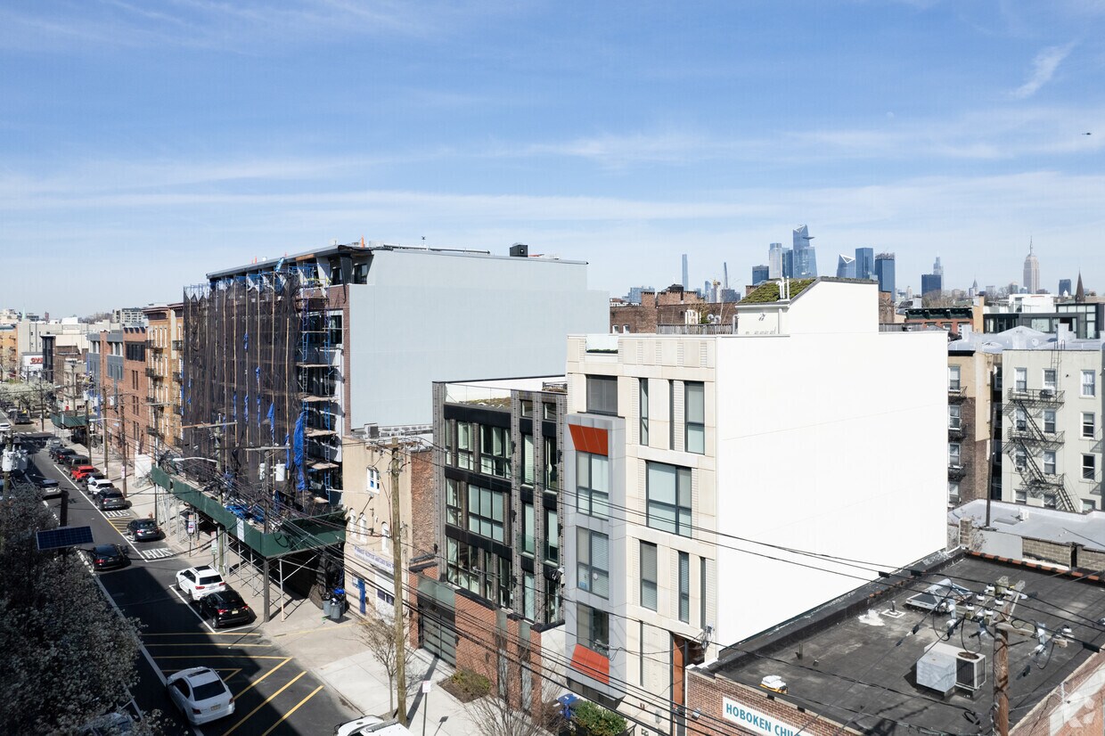 Aerial Photo - 705 Clinton St