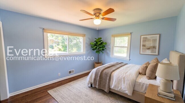 Foto del edificio - 7306 Larsen Ln