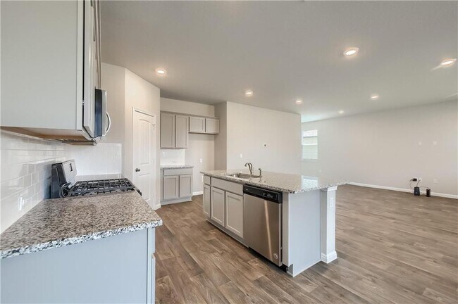 Foto del edificio - 212 Strand Ln