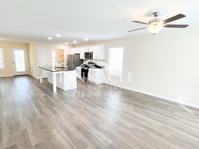 Building Photo - 2325 Tazewell Ave