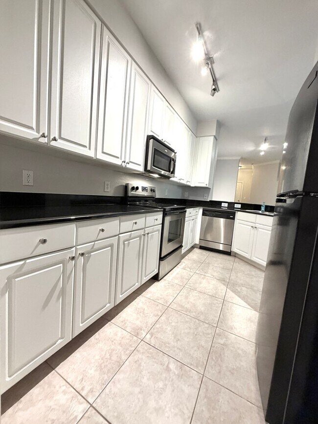 Foto del edificio - 8539 Gate Pkwy W