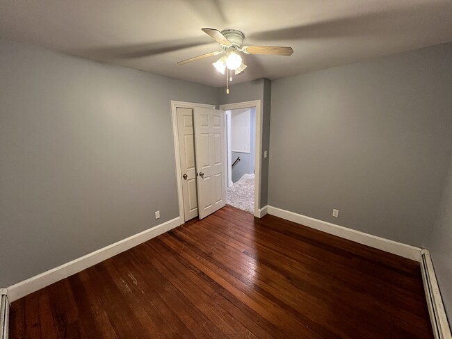 Secondary bedroom - 701 High St