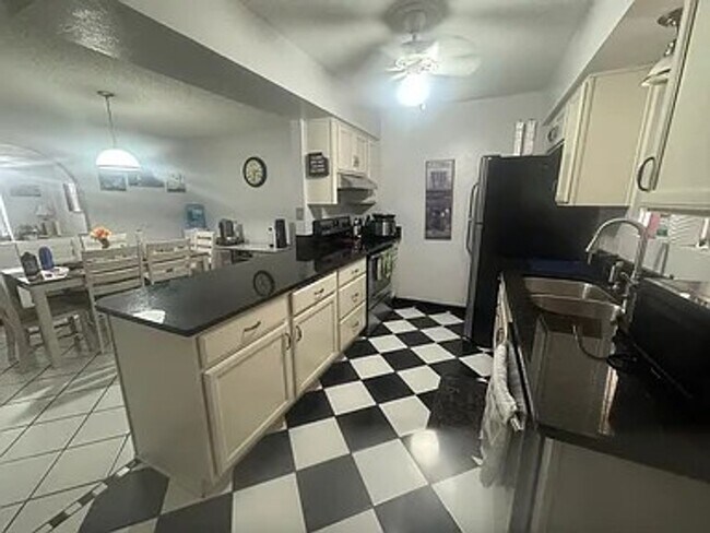 Foto del edificio - 2155 S 14th Ave
