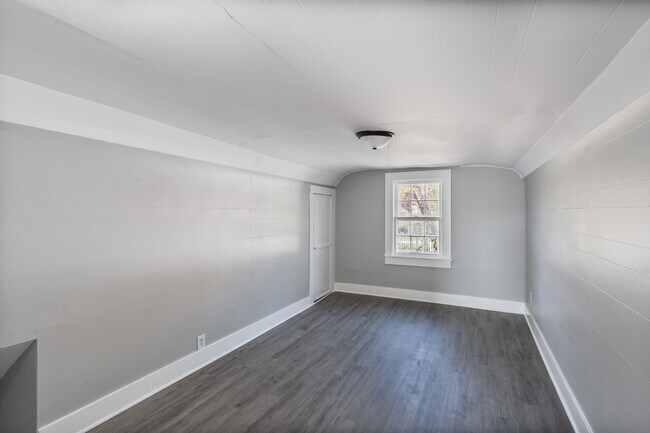 Foto del edificio - 611 E Main St