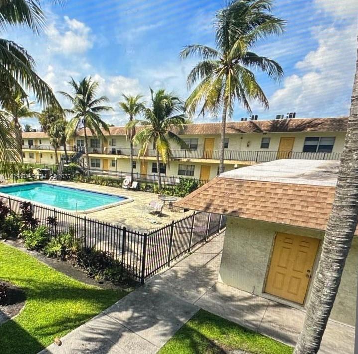 Foto principal - 4160 NW 21st St