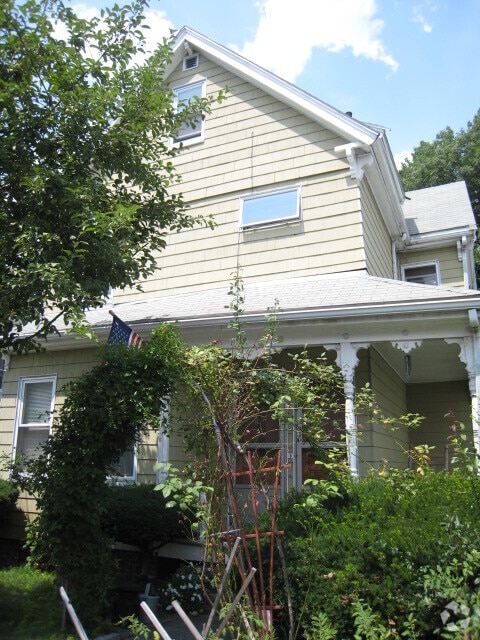 Building Photo - 82 Wheatland St