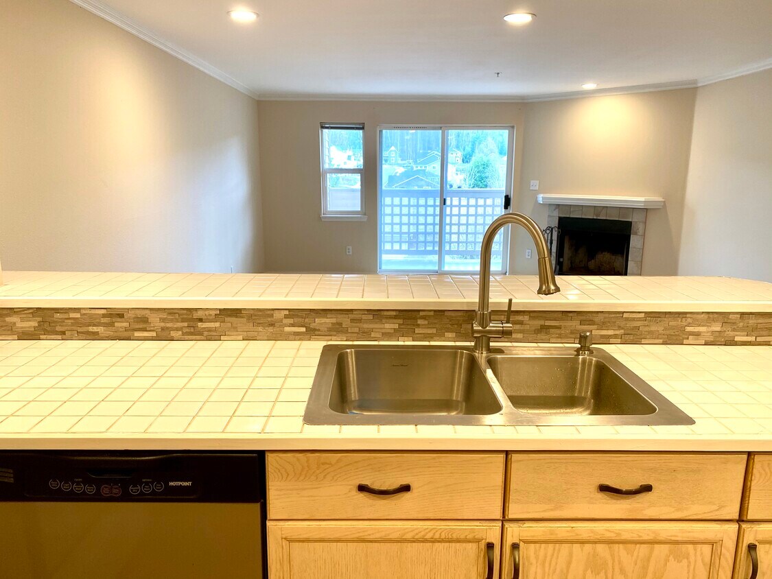 15711 Waynita Way NE, Bothell, WA 98011 Condo for Rent in Bothell, WA