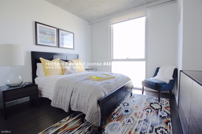 Foto del edificio - 625 W Division St
