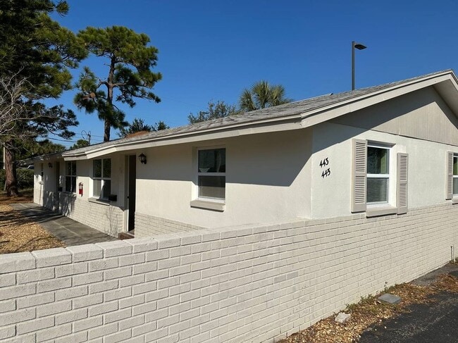 Building Photo - 443 90th Ave N