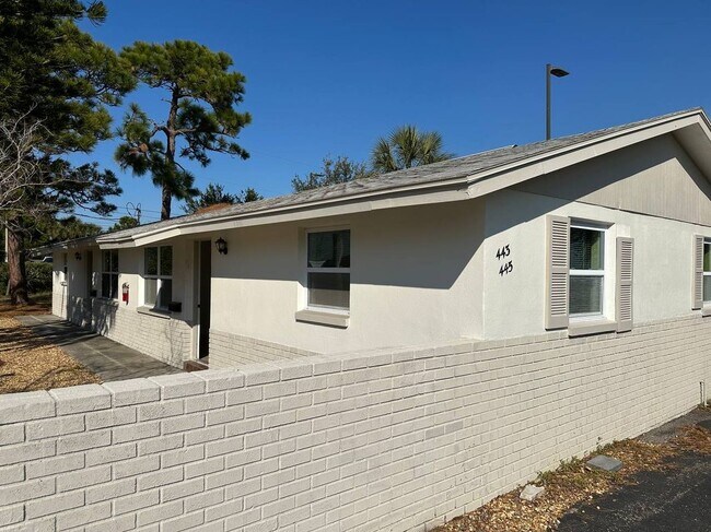 Foto del edificio - 443 90th Ave N