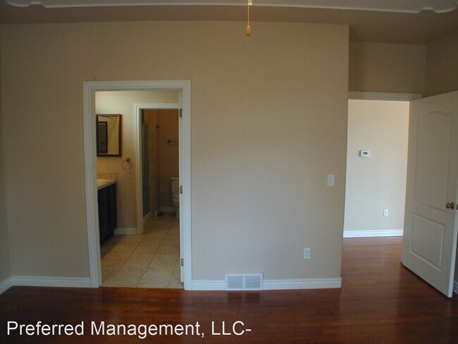 Building Photo - 4 br, 3 bath House - 400 Sterling Drive