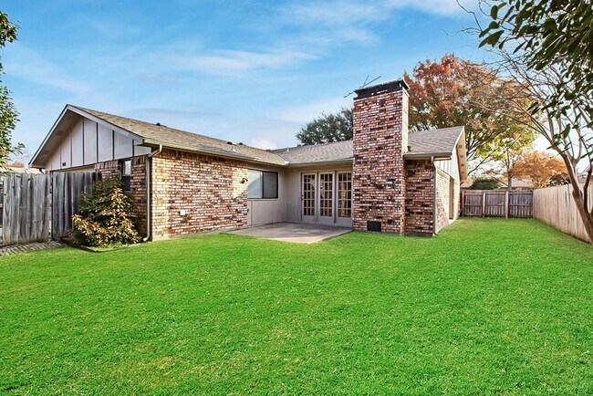Building Photo - 6525 Chinaberry Trail