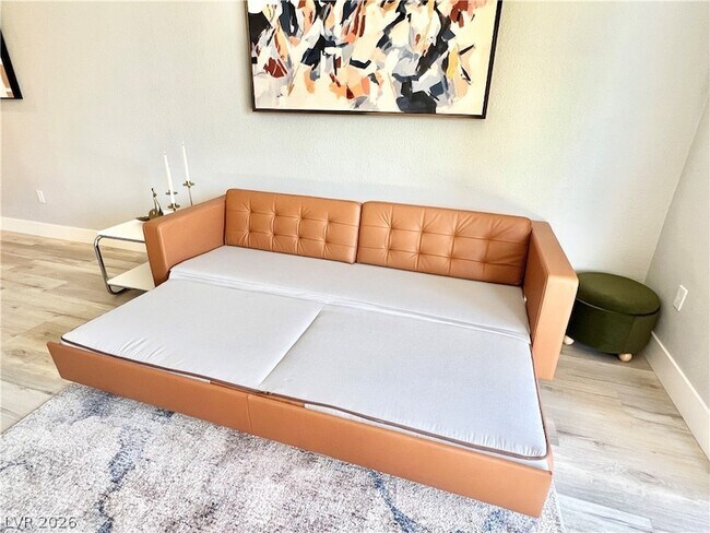 Building Photo - 210 E Flamingo Rd