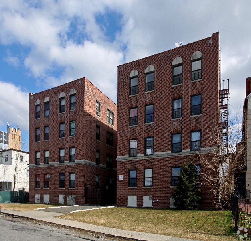 106 Locust Hill Ave, Yonkers, NY 10701 Apartments in Yonkers, NY