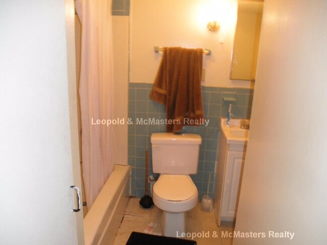 Building Photo - 181 Thorndike St