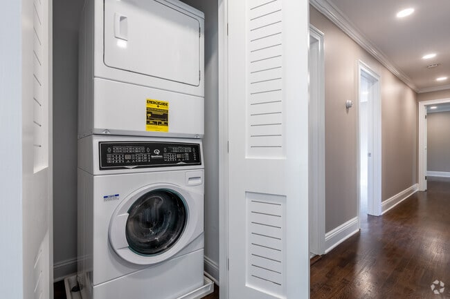 Interior Photo - The Linden Apartments: In-Unit Washer & Dryer, Heat and Hot Water Included, Cat & Dog Friendly, a...