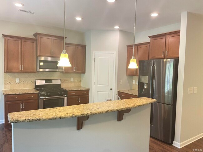 Building Photo - 437 Durants Neck Ln