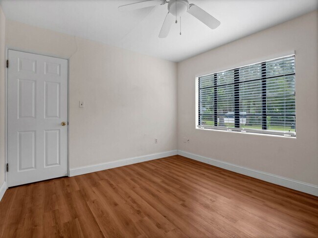 Building Photo - 1/2 Duplex, Downtown Orlando