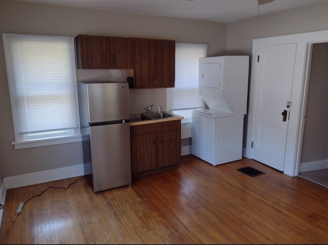 Building Photo - 2023 S 24th St