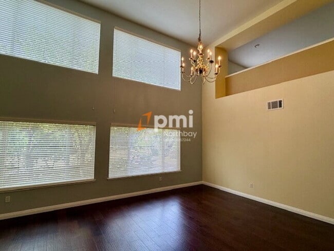 Building Photo - 732 Antiquity Dr