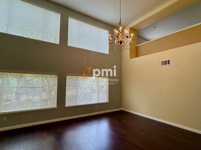 Foto del edificio - 732 Antiquity Dr
