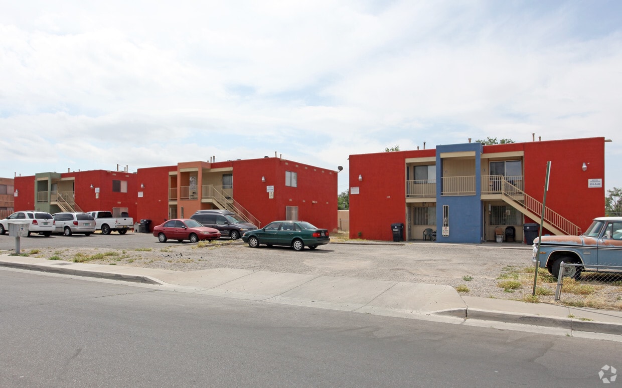 Building Photo - 8000-8008 Grand Ave NE