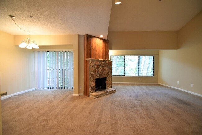 Foto del edificio - 3br 2ba Gated Community just south of DOWNTOWN ORLANDO!!!