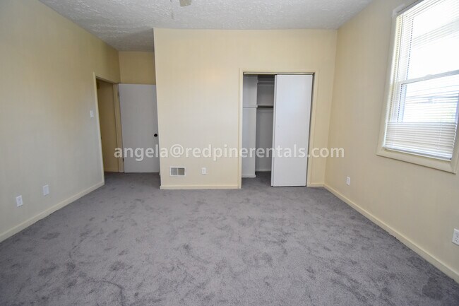 Building Photo - 1017 Chartiers Ave