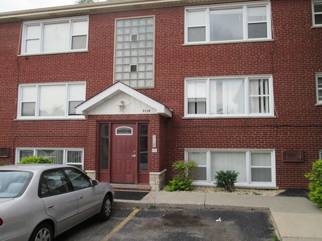 Primary Photo - 7118 W 107th St