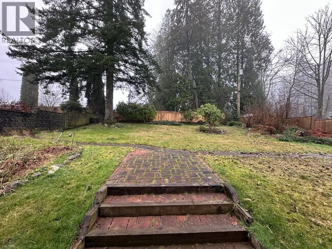 Photo du bâtiment - 3040 Armada St