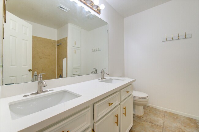 Foto del edificio - 902 Mesa Terrace Dr