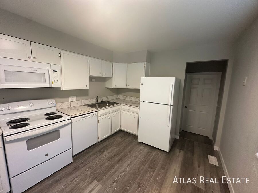 Foto principal - 14993 Olmsted Dr