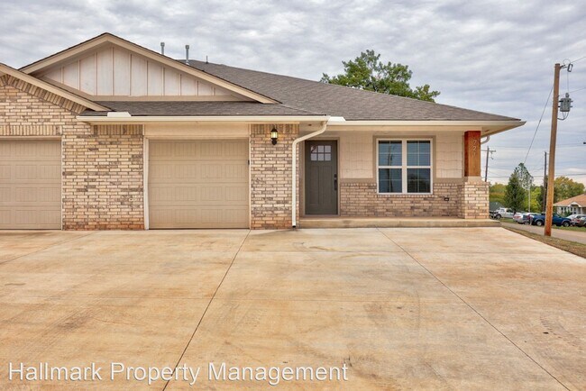 Building Photo - 3 br, 2 bath House - 721 Ivy Lane